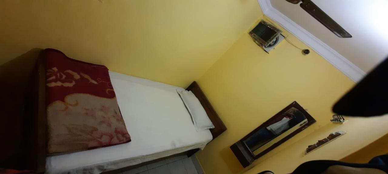 Khaja Habib Hotel Calcutta Eksteriør billede